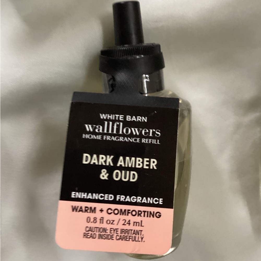 Bath & Body Works Dark Amber & Oud Wallflowers Refill – New
